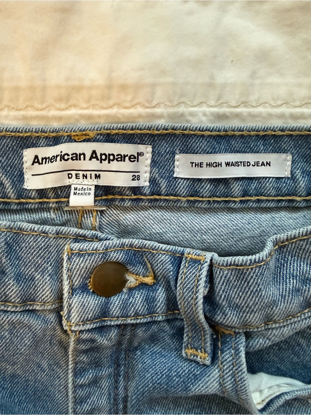 American Apparel High-Waisted Jeans – Size 28 - Picture 2 of 3